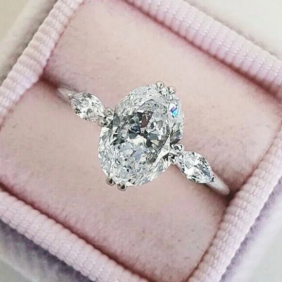 NWT Statement Ring 14K White Gold Plated Oval Cut Solitaire Cubic Zirconia Sz. 8 - Picture 1 of 11